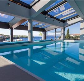 11 Bedroom Villa with Outdoor Pool and Indoor Penthouse Pool near Pula, sleeps 22-26